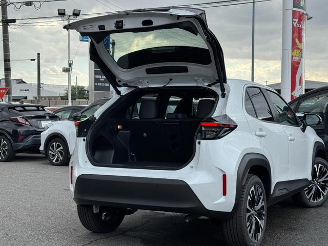 ヤリスクロス ハイブリッドZ 【トヨタチームメイト!ハンズフリーパワーバッグドア!!】パノラミックビューモニター アドバンスドパーク 8インチディスプレイオーディオ HDMI端子 ステアリングヒーター ブラインドスポットモニター(29枚目)