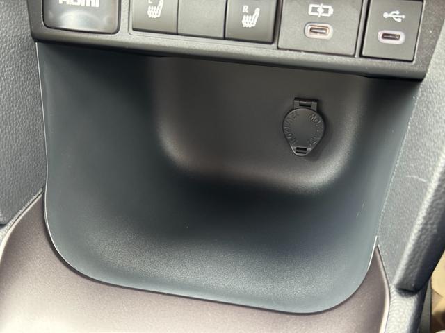 ヤリスクロス ハイブリッドZ 【トヨタチームメイト!ハンズフリーパワーバッグドア!!】パノラミックビューモニター アドバンスドパーク 8インチディスプレイオーディオ HDMI端子 ステアリングヒーター ブラインドスポットモニター(56枚目)