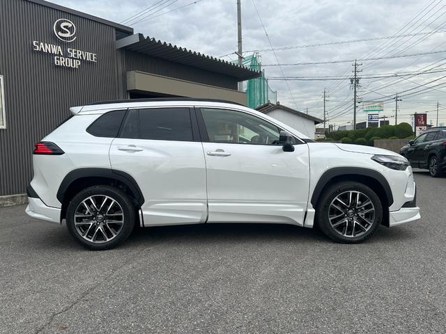 カローラクロス ハイブリッド Z 【モデリスタエアロ!!改モデル!!!】パノラミックビューモニター アドバンスドパーク ステアリングヒーター 置くだけ充電 ブラインドスポットモニター ETC2.0 10.5インチディスプレイオーディオ(7枚目)