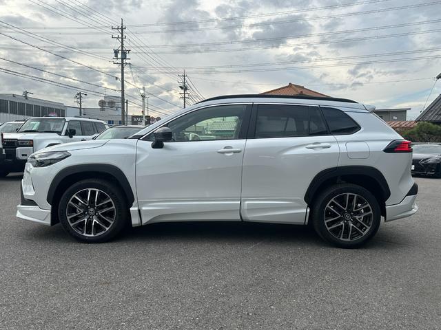 カローラクロス ハイブリッド Z 【モデリスタエアロ!!改モデル!!!】パノラミックビューモニター アドバンスドパーク ステアリングヒーター 置くだけ充電 ブラインドスポットモニター ETC2.0 10.5インチディスプレイオーディオ(8枚目)