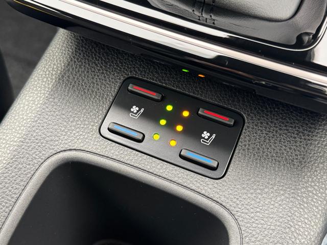 カローラクロス ハイブリッド Z 【モデリスタエアロ!!改モデル!!!】パノラミックビューモニター アドバンスドパーク ステアリングヒーター 置くだけ充電 ブラインドスポットモニター ETC2.0 10.5インチディスプレイオーディオ(53枚目)