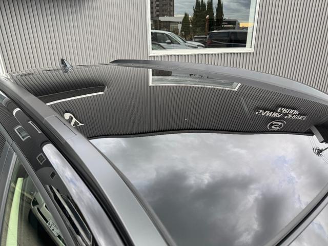 カローラクロス GRスポーツ 【GRスポーツ!専用ブレーキキャリパー!】ハンズフリーパワーバッグドア パノラミックビューモニター アドバンスドパーク 10.5インチディスプレイオーディオ 専用GRスポーツシート 専用アルミホイール(22枚目)