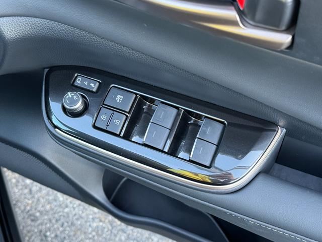 クラウンスポーツ Ｚ　【黒内装！パノラミックビューモニター！】アドバンスドパーク　置くだけ充電　デジタルインナーミラー　ヘッドアップディスプレイ　パワーバッグドア　シートヒーター　ベンチレーション　１２．３型ディスプレイ！（46枚目）