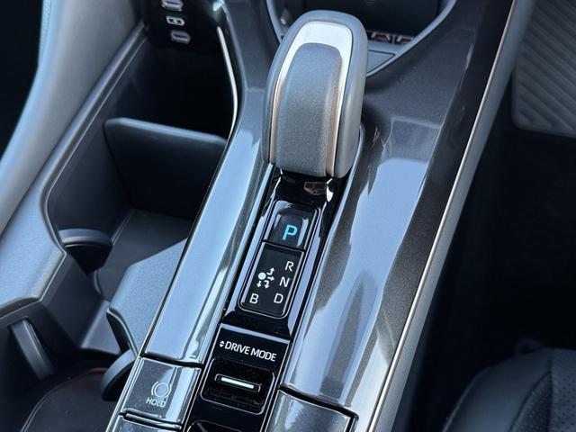 クラウンスポーツ Ｚ　【黒内装！パノラミックビューモニター！】アドバンスドパーク　置くだけ充電　デジタルインナーミラー　ヘッドアップディスプレイ　パワーバッグドア　シートヒーター　ベンチレーション　１２．３型ディスプレイ！（50枚目）