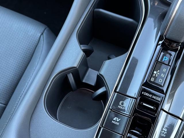 クラウンスポーツ Ｚ　【黒内装！パノラミックビューモニター！】アドバンスドパーク　置くだけ充電　デジタルインナーミラー　ヘッドアップディスプレイ　パワーバッグドア　シートヒーター　ベンチレーション　１２．３型ディスプレイ！（51枚目）