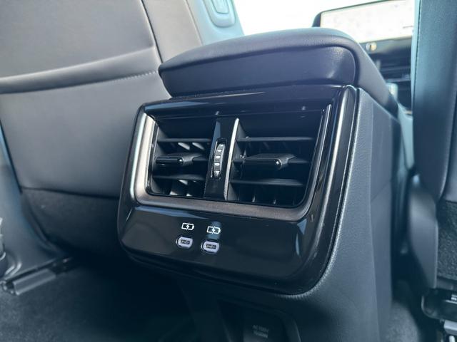 クラウンスポーツ Ｚ　【黒内装！パノラミックビューモニター！】アドバンスドパーク　置くだけ充電　デジタルインナーミラー　ヘッドアップディスプレイ　パワーバッグドア　シートヒーター　ベンチレーション　１２．３型ディスプレイ！（73枚目）