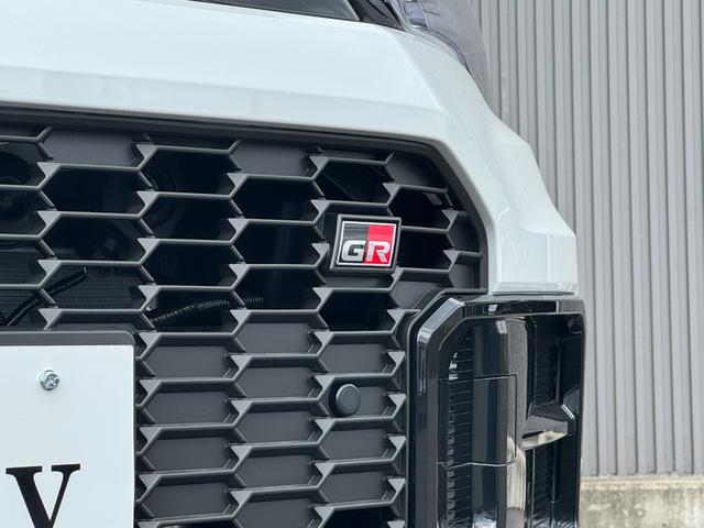 カローラクロス ＧＲスポーツ　【ＧＲスポーツ！専用ブレーキキャリパー！】ハンズフリーパワーバッグドア　パノラミックビューモニター　アドバンスドパーク　１０．５インチディスプレイオーディオ　専用ＧＲスポーツシート　専用アルミホイール（15枚目）