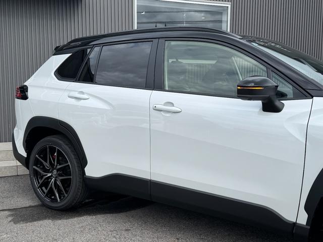 カローラクロス ＧＲスポーツ　【ＧＲスポーツ！専用ブレーキキャリパー！】ハンズフリーパワーバッグドア　パノラミックビューモニター　アドバンスドパーク　１０．５インチディスプレイオーディオ　専用ＧＲスポーツシート　専用アルミホイール（19枚目）