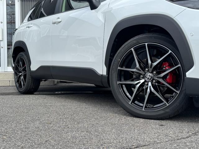 カローラクロス ＧＲスポーツ　【ＧＲスポーツ！専用ブレーキキャリパー！】ハンズフリーパワーバッグドア　パノラミックビューモニター　アドバンスドパーク　１０．５インチディスプレイオーディオ　専用ＧＲスポーツシート　専用アルミホイール（21枚目）