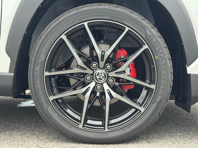 カローラクロス ＧＲスポーツ　【ＧＲスポーツ！専用ブレーキキャリパー！】ハンズフリーパワーバッグドア　パノラミックビューモニター　アドバンスドパーク　１０．５インチディスプレイオーディオ　専用ＧＲスポーツシート　専用アルミホイール（37枚目）