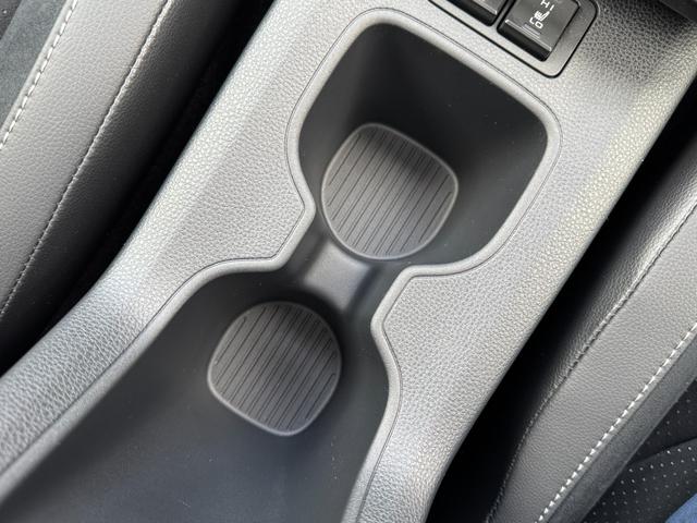 カローラクロス ＧＲスポーツ　【ＧＲスポーツ！専用ブレーキキャリパー！】ハンズフリーパワーバッグドア　パノラミックビューモニター　アドバンスドパーク　１０．５インチディスプレイオーディオ　専用ＧＲスポーツシート　専用アルミホイール（65枚目）