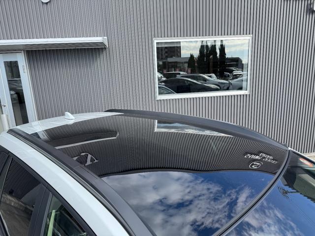 カローラクロス GRスポーツ 【専用ブレーキキャリパー!パノラマルーフ!】パノラミックビューモニター アダプティブハイビーム ハンズフリーパワーバッグドア LEDリアフォグランプ ナノイーX AC100V電源 10.5DA BSM(23枚目)