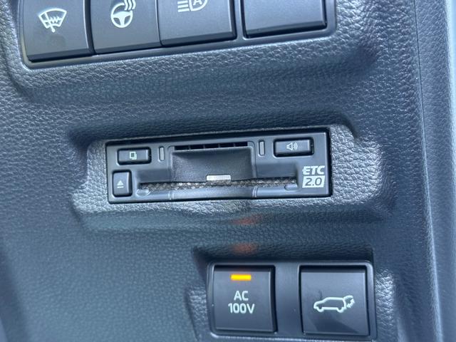 カローラクロス GRスポーツ 【専用ブレーキキャリパー!パノラマルーフ!】パノラミックビューモニター アダプティブハイビーム ハンズフリーパワーバッグドア LEDリアフォグランプ ナノイーX AC100V電源 10.5DA BSM(50枚目)