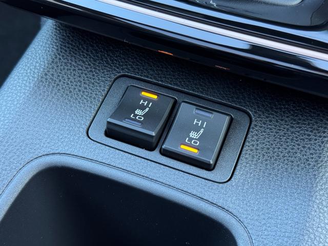 カローラクロス GRスポーツ 【専用ブレーキキャリパー!パノラマルーフ!】パノラミックビューモニター アダプティブハイビーム ハンズフリーパワーバッグドア LEDリアフォグランプ ナノイーX AC100V電源 10.5DA BSM(53枚目)