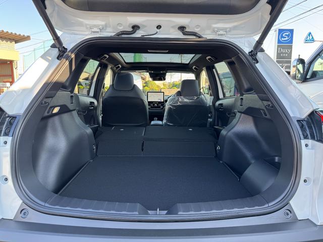 カローラクロス GRスポーツ 【専用ブレーキキャリパー!パノラマルーフ!】パノラミックビューモニター アダプティブハイビーム ハンズフリーパワーバッグドア LEDリアフォグランプ ナノイーX AC100V電源 10.5DA BSM(76枚目)