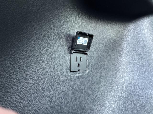 カローラクロス GRスポーツ 【専用ブレーキキャリパー!パノラマルーフ!】パノラミックビューモニター アダプティブハイビーム ハンズフリーパワーバッグドア LEDリアフォグランプ ナノイーX AC100V電源 10.5DA BSM(79枚目)