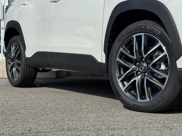 カローラクロス ハイブリッド Z 【登録済未使用車!パノラマルーフ!】パノラミックビューモニター! ブラインドスポットモニター アドバンストパーク 10.5インチディスプレイオーディオ ハンズフリーパワーバッグドア AC100V電源!(20枚目)