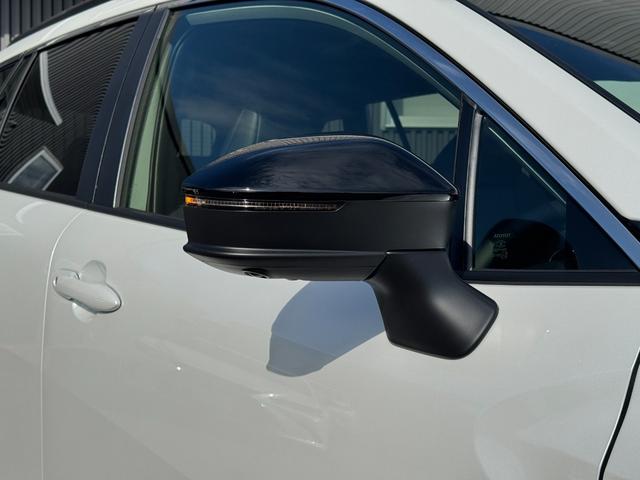 カローラクロス ハイブリッド Z 【登録済未使用車!パノラマルーフ!】パノラミックビューモニター! ブラインドスポットモニター アドバンストパーク 10.5インチディスプレイオーディオ ハンズフリーパワーバッグドア AC100V電源!(22枚目)