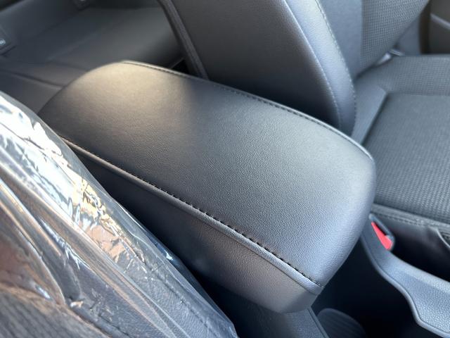 カローラクロス ハイブリッド Z 【登録済未使用車!パノラマルーフ!】パノラミックビューモニター! ブラインドスポットモニター アドバンストパーク 10.5インチディスプレイオーディオ ハンズフリーパワーバッグドア AC100V電源!(55枚目)