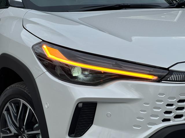 カローラクロス ハイブリッド Z 【モデリスタエアロ!!改モデル!!!】パノラミックビューモニター アドバンスドパーク ステアリングヒーター 置くだけ充電 ブラインドスポットモニター ETC2.0 10.5インチディスプレイオーディオ(11枚目)