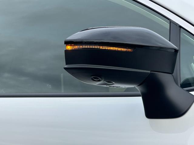 カローラクロス ハイブリッド Z 【モデリスタエアロ!!改モデル!!!】パノラミックビューモニター アドバンスドパーク ステアリングヒーター 置くだけ充電 ブラインドスポットモニター ETC2.0 10.5インチディスプレイオーディオ(19枚目)