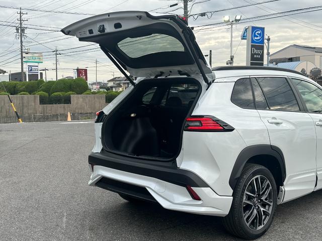 カローラクロス ハイブリッド Z 【モデリスタエアロ!!改モデル!!!】パノラミックビューモニター アドバンスドパーク ステアリングヒーター 置くだけ充電 ブラインドスポットモニター ETC2.0 10.5インチディスプレイオーディオ(28枚目)