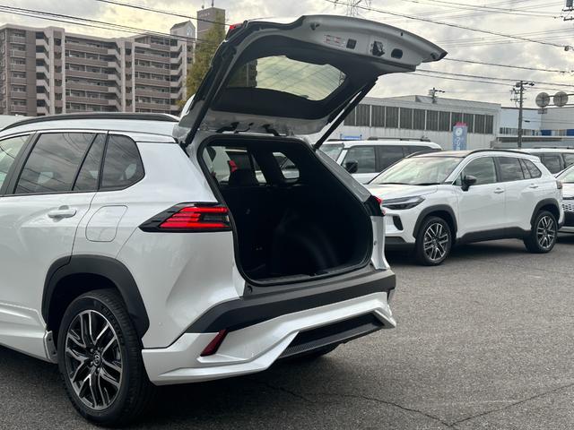 カローラクロス ハイブリッド Z 【モデリスタエアロ!!改モデル!!!】パノラミックビューモニター アドバンスドパーク ステアリングヒーター 置くだけ充電 ブラインドスポットモニター ETC2.0 10.5インチディスプレイオーディオ(29枚目)