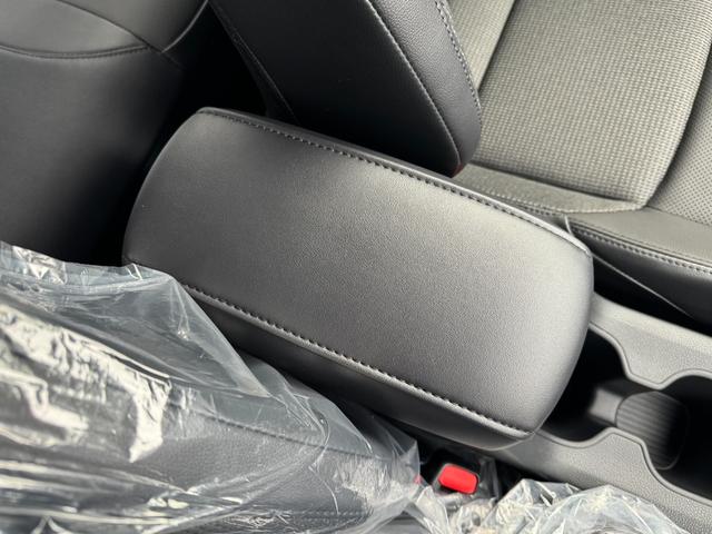 カローラクロス ハイブリッド Z 【モデリスタエアロ!!改モデル!!!】パノラミックビューモニター アドバンスドパーク ステアリングヒーター 置くだけ充電 ブラインドスポットモニター ETC2.0 10.5インチディスプレイオーディオ(54枚目)