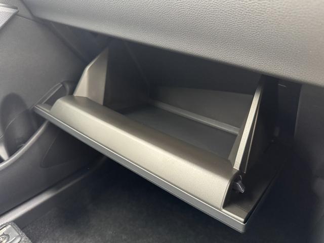 カローラクロス ハイブリッド Z 【モデリスタエアロ!!改モデル!!!】パノラミックビューモニター アドバンスドパーク ステアリングヒーター 置くだけ充電 ブラインドスポットモニター ETC2.0 10.5インチディスプレイオーディオ(68枚目)