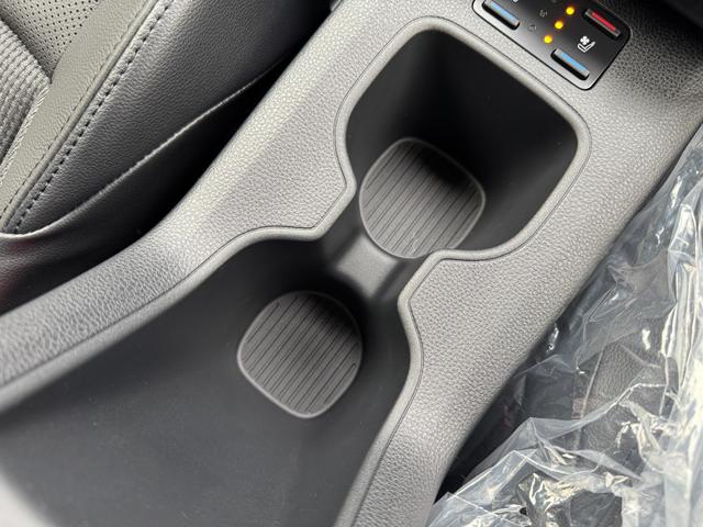 カローラクロス ハイブリッド Z 【モデリスタエアロ!!改モデル!!!】パノラミックビューモニター アドバンスドパーク ステアリングヒーター 置くだけ充電 ブラインドスポットモニター ETC2.0 10.5インチディスプレイオーディオ(69枚目)