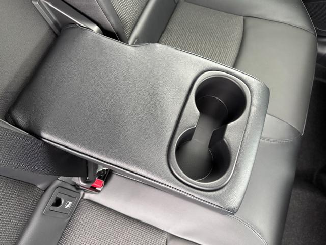 カローラクロス ハイブリッド Z 【モデリスタエアロ!!改モデル!!!】パノラミックビューモニター アドバンスドパーク ステアリングヒーター 置くだけ充電 ブラインドスポットモニター ETC2.0 10.5インチディスプレイオーディオ(75枚目)