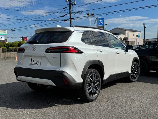 カローラクロス ハイブリッド Z 【パノラミックビューモニター!!パノラマルーフ!】ワイヤレス充電 アドバンスドパーク ハンドルヒーター AC100V パワーバッグドア 10.5インチディスプレイオーディオ ブラインドスポットモニター(24枚目)