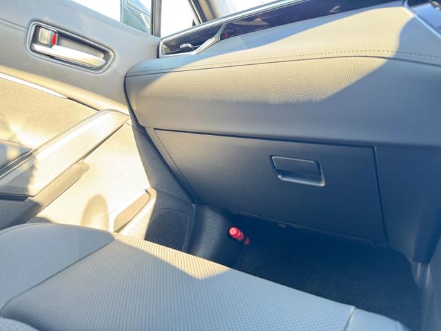 カローラクロス ハイブリッド Z 【パノラミックビューモニター!!パノラマルーフ!】ワイヤレス充電 アドバンスドパーク ハンドルヒーター AC100V パワーバッグドア 10.5インチディスプレイオーディオ ブラインドスポットモニター(67枚目)