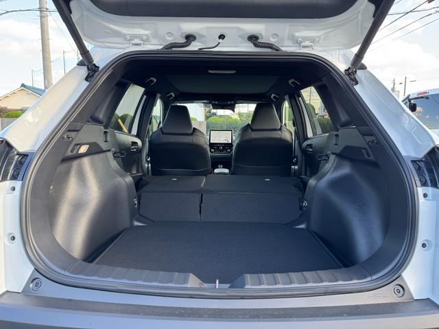 カローラクロス ハイブリッド Z 【パノラミックビューモニター!!パノラマルーフ!】ワイヤレス充電 アドバンスドパーク ハンドルヒーター AC100V パワーバッグドア 10.5インチディスプレイオーディオ ブラインドスポットモニター(77枚目)