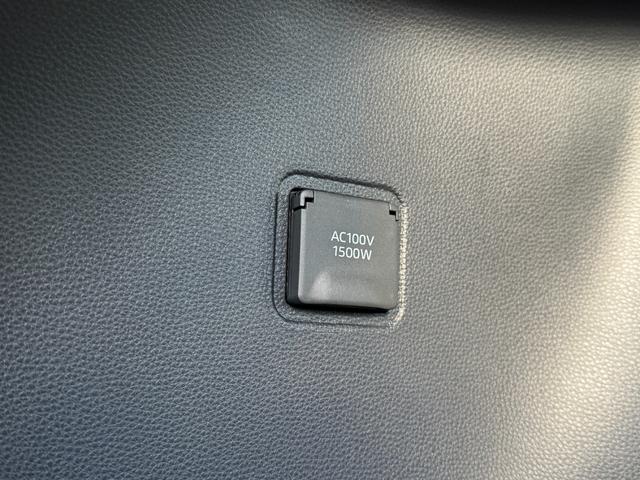 カローラクロス ハイブリッド Z 【パノラミックビューモニター!!パノラマルーフ!】ワイヤレス充電 アドバンスドパーク ハンドルヒーター AC100V パワーバッグドア 10.5インチディスプレイオーディオ ブラインドスポットモニター(79枚目)