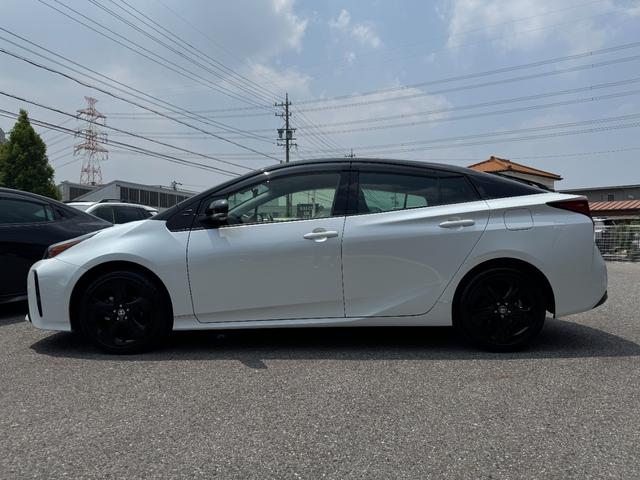 プリウス Sツーリングセレクション・ブラックエディション 【特別仕様車!ツートンカラー!!】純正8インチディスプレイオーディオ 両席シートヒーター ドラレコ前後 クルーズコントロール AC100Vコンセント トヨタセーフティセンス パノラミックビューモニター(7枚目)