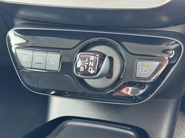 プリウス Sツーリングセレクション・ブラックエディション 【特別仕様車!ツートンカラー!!】純正8インチディスプレイオーディオ 両席シートヒーター ドラレコ前後 クルーズコントロール AC100Vコンセント トヨタセーフティセンス パノラミックビューモニター(49枚目)