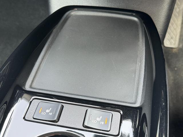 プリウス Sツーリングセレクション・ブラックエディション 【特別仕様車!ツートンカラー!!】純正8インチディスプレイオーディオ 両席シートヒーター ドラレコ前後 クルーズコントロール AC100Vコンセント トヨタセーフティセンス パノラミックビューモニター(51枚目)