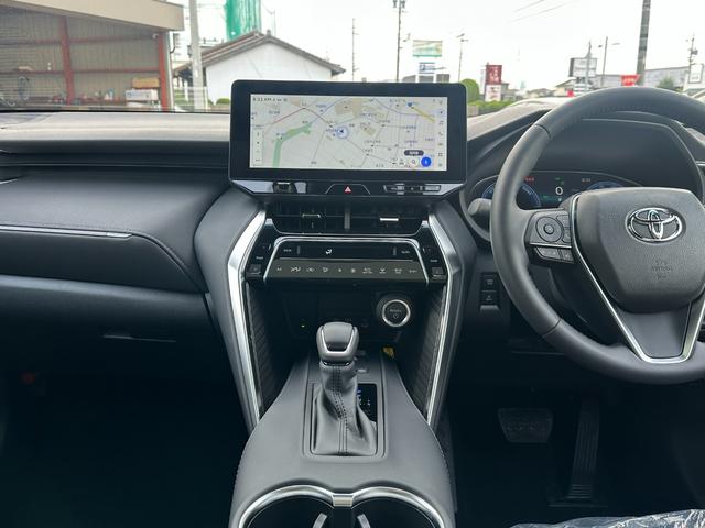 ハリアーハイブリッド Z レザーパッケージ・ナイトシェード 【特別仕様車!調光パノラマルーフ!!】ブラインドスポットモニター 12.3インチディスプレイオーディオ パノラミックビューモニター AC100V電源 パワーバッグドア JBLサウンドシステム Dミラー(43枚目)