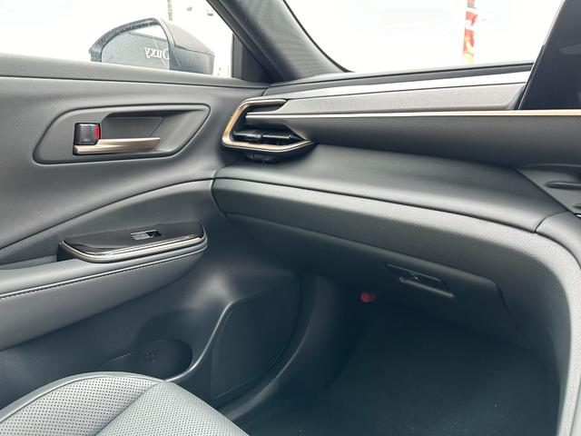 TOYOTA CROWN SPORT Z