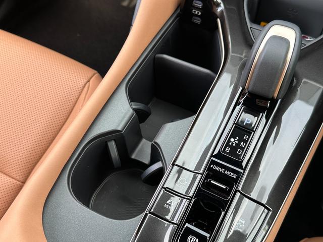 TOYOTA CROWN SPORT Z