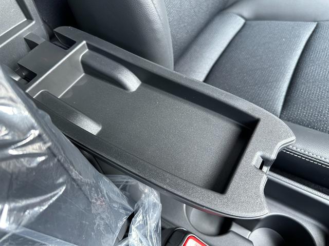 ヤリスクロス ハイブリッドZ 【モデリスタエアロ!トヨタチームメイト!】アドバンストパーク パノラミックビューモニター ブラインドスポットモニター シートヒーター ステアリングヒーター ディスプレイオーディオPlus パワーシート(45枚目)