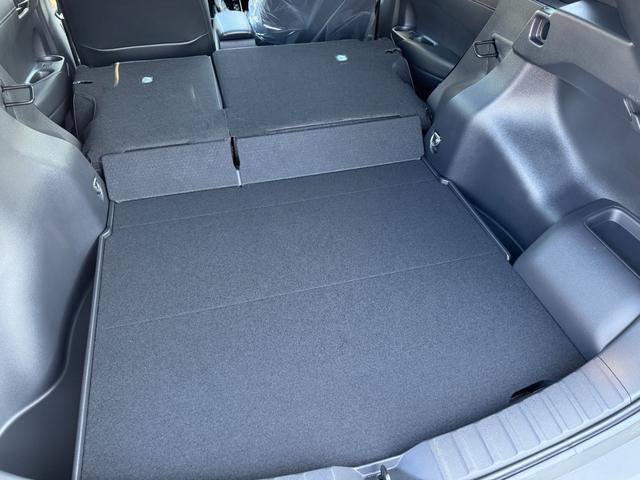 カローラクロス ＧＲスポーツ　【専用ブレーキキャリパー！パノラマルーフ！】パノラミックビューモニター　アダプティブハイビーム　ハンズフリーパワーバッグドア　ＬＥＤリアフォグランプ　ナノイーＸ　ＡＣ１００Ｖ電源　１０．５ＤＡ　ＢＳＭ（77枚目）