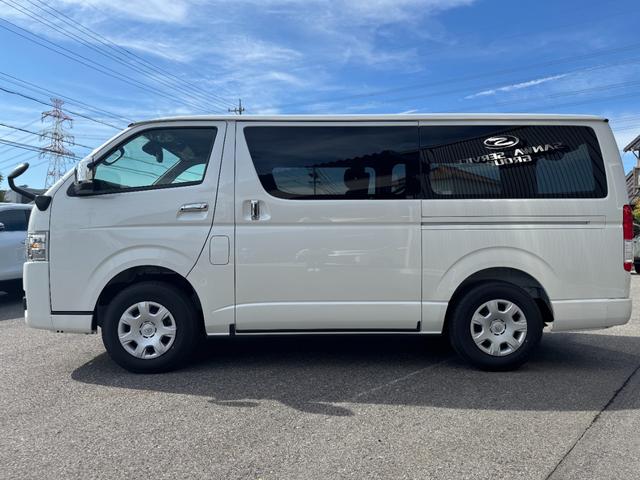 ハイエースバン 【パノラミックビューモニター!デジタルインナーミラー!】寒冷地仕様 両側パワースライドドア 20周年限定スカッフプレート ウッドコンビハンドル LEDヘッドライト プッシュスタート イージークローザー(8枚目)