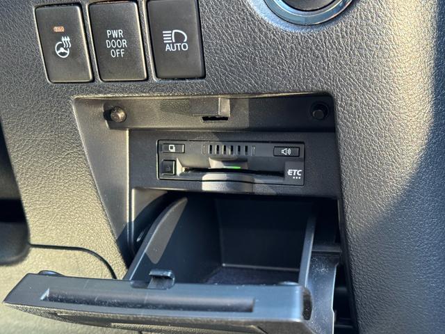 アルファード 2.5S Cパッケージ 【ツインムーンルーフ!!純正ディスプレイオーディオ!!!】ナビキット TV フリップダウンモニター パワーバッグドア ETC シートヒーター ベンチレーション スペアタイヤ CD/DVDデッキ BSM(39枚目)