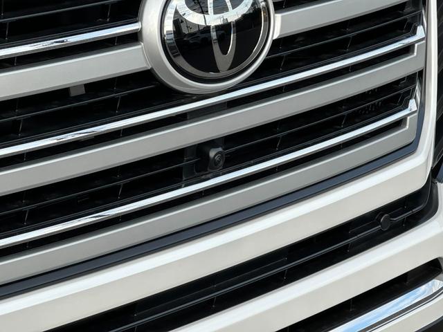 �y�p�m���~�b�N�r���[���j�^�[�z�R�U�O�x�J��������������Ă���܂��I�ԓ��̃X�C�b�`�Ő؂�ւ��\�ł��I���o�[�X���ɂ́A�����Ńo�b�N�J�����ƕ��p�ŉf���o����܂��̂ŁA�S���͂��m�F���Ȃ����މ\�ł��I�I�I