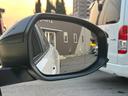 【ブラインドスポットモニター】ミラーに映らない死角に車両がいる場合、サイドミラーに設置されたマーカーが光って危険をお知らせします!他にも安全装置が多数装備されたおりますので、是非ご来店くださいませ!!