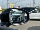 【ブラインドスポットモニター】ミラーに映らない死角に車両がいる場合、サイドミラーに設置されたマーカーが光って危険をお知らせします!他にも安全装置が多数装備されたおりますので、是非ご来店くださいませ!!