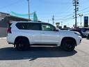 ランドクルーザープラド TX Lパッケージ マットブラックエディション 【特別仕様車!!メーカーナビ!!】パノラミックビューモニター! サンルーフ ルーフレール 9インチディスプレイオーディオ 7人乗り ブラインドスポットモニター 寒冷地仕様 ルーフレール ベージュ内装!(8枚目)