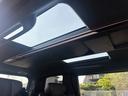 【ガラスルーフ】開放感たっぷりのガラスルーフが装着されています!車内に明かりを取り入れたり景色を楽しむのに、最適です!また、車内には遮光シェードが装備されておりますので、夏の暑い日でも快適に使えます!